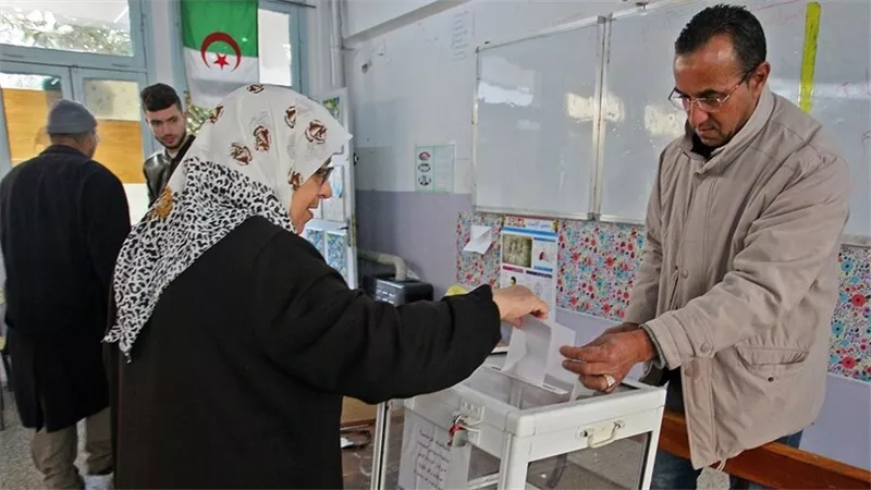 إغلاق مراكز الاقتراع في الجزائر وبدء عملية فرز الأصوات