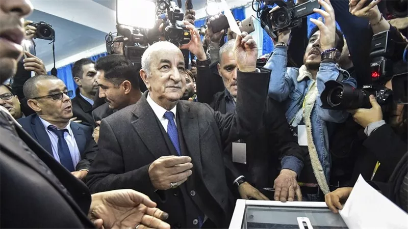 انتخابات الجزائر.. مؤشرات أولية على تقدم عبد المجيد تبون
