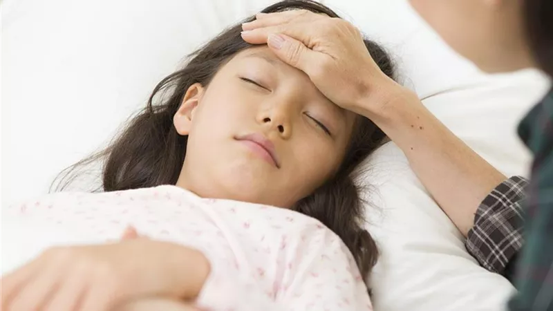 طرق بسيطة لحماية طفلك من الالتهاب السحائى أثناء ذهابه للمدرسة (انفوجرافيك)