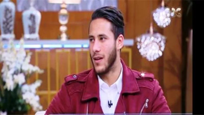 رمضان صبحى يكشف سر إرتداء 