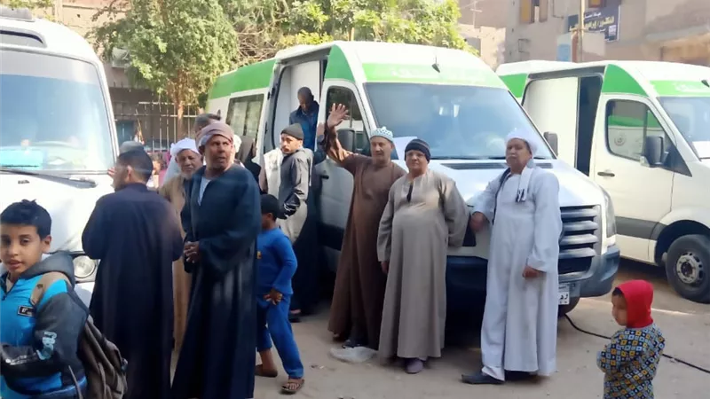 علاج 1966 مواطن بالمجان بالقافلة الطبية بقرية بلاد المال قبلى بأبوتشت