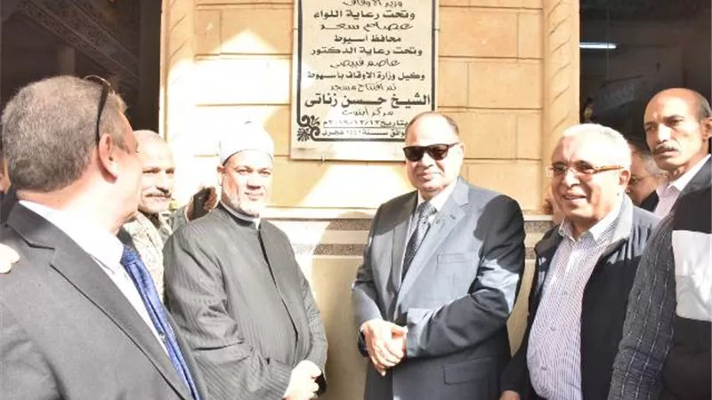 محافظ أسيوط يفتتح تجديدات مسجد الشيخ زناتي بأبنوب بتكلفة 2.5 مليون جنيه ..صور