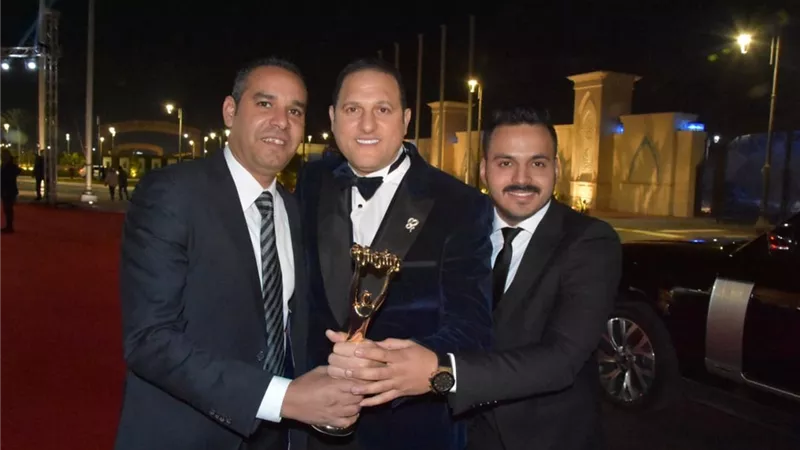 تكريم عماد زيادة في مهرجان الأفضل عن دوره في ولد الغلابة.. صور