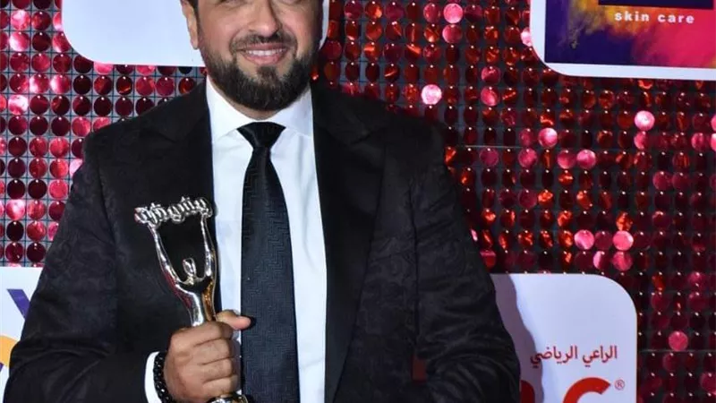 تكريم الدكتور أيمن رشوان كأفضل مقدم برنامج طبي.. صور