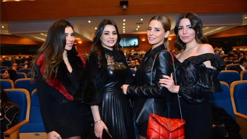 ايمان العاصي وخالد الطوخى ودينا فؤاد وفودة وبوسي شلبي بحفل اليسا بأوبرا جامعة مصر