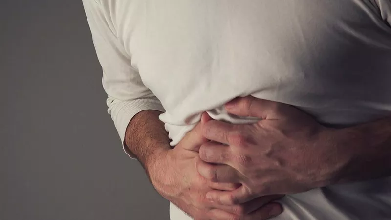 أطعمة ممنوعة على مرضى التهاب الأمعاء..أبرزها الموز