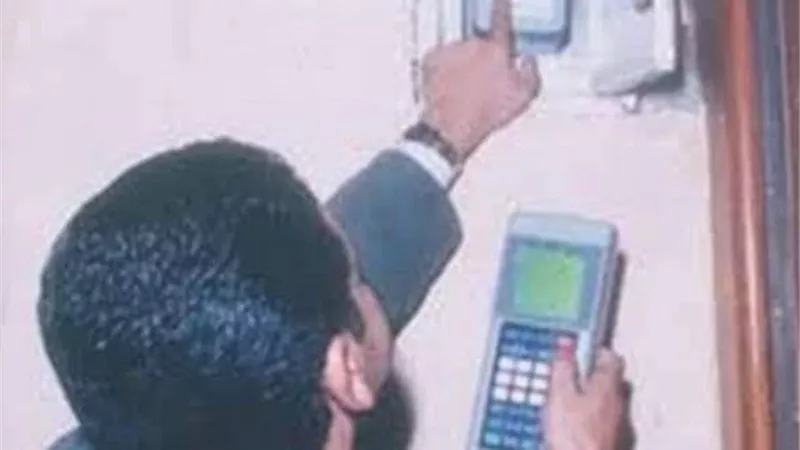 امن بورسعيد يكشف حقيقة تعرض محصل كهرباء لواقعة سرقة بالإكراه