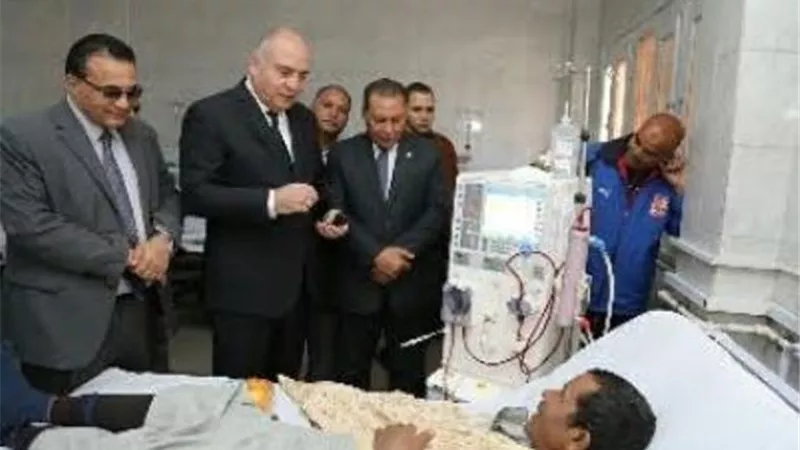 محافظ قنا يتفقد مستشفي فرشوط المركزى ووحدة صحة الأسرة