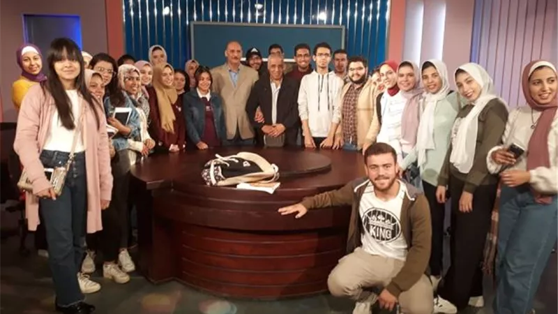 جامعة السويس تدرب طلاب الإعلام بمبنى إذاعة وتليفزيون القناة ..صور
