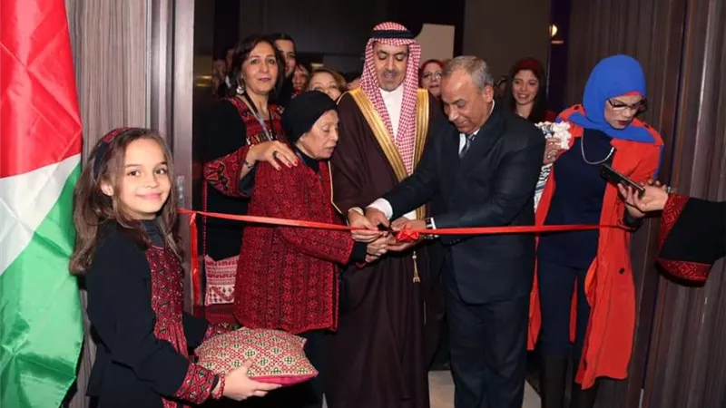 افتتاح السوق الخيرى للمرأة الفلسطينية.. بمصر