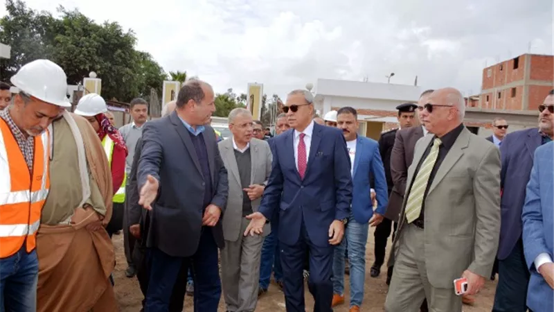 الهجان يتفقد المشروعات الجارى تنفيذها فى طوخ.. بالصور
