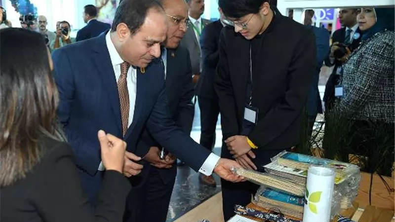 السيسي يتفقد منطقة رواد الأعمال بمدينة شرم الشيخ