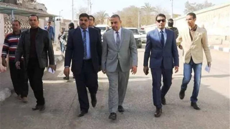 محافظ سوهاج في جولة ميدانية مكبرة بأخميم.. صور