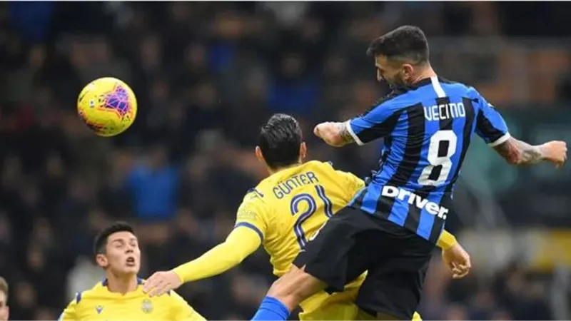 إنتر ميلان يتصدر الدوري الإيطالي رغم هدف رائع من فيورنتينا
