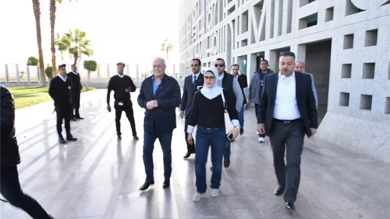 وزيرة الصحة تصل الاقصر لمتابعة تجهيزات منظومة التامين الصحي الجديد