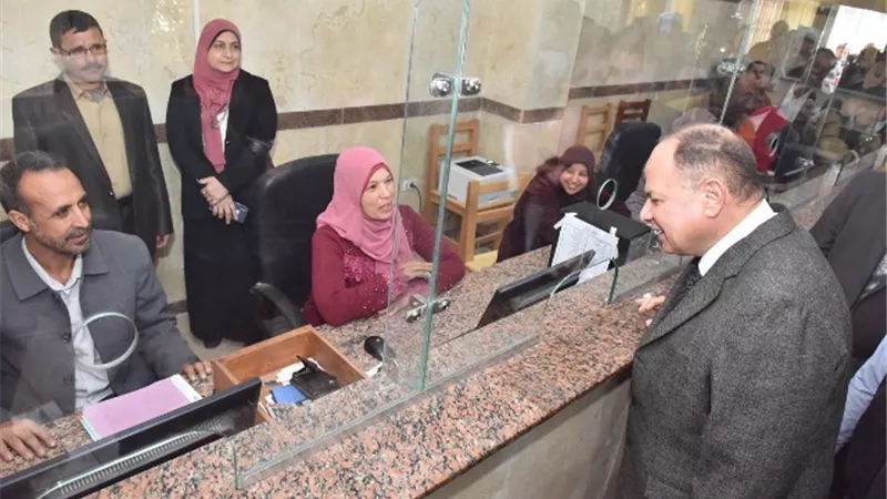 محافظ أسيوط يتفقد المركز التكنولوجي بساحل سليم ويلتقي المواطنين للاستماع إلى طلباتهم