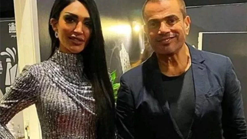 عمرو دياب يخطف الانظار برفقة سالى عبد السلام