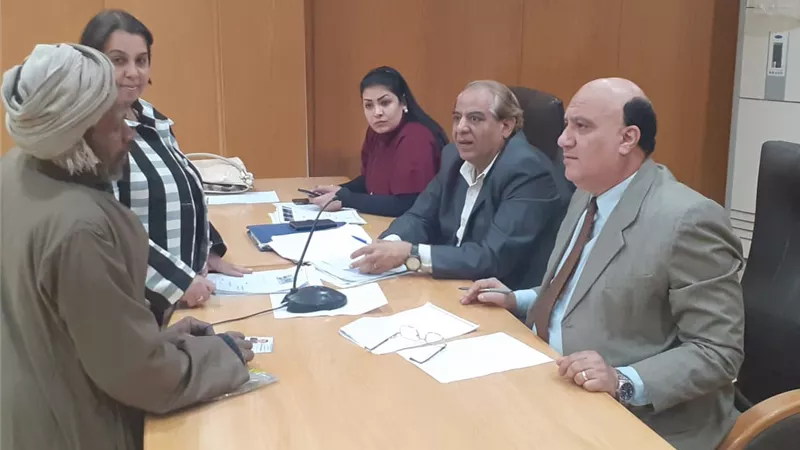 أبو العزايم يقود فعاليات اليوم المفتوح لحل 25 شكوى بالأقصر