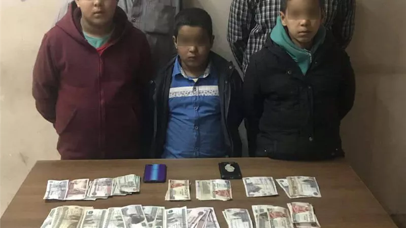 الاحداث تضبط بائعين لاستقطابهما 3 اطفال فى اعمال التسول بالشوارع