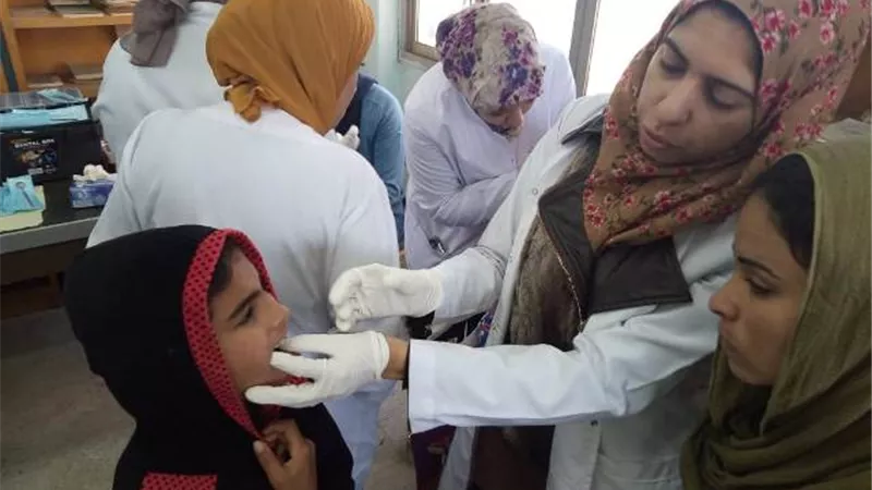 قوافل جامعة القناة تعالج ٦٠٧ حالات بالإسماعيلية ..صور