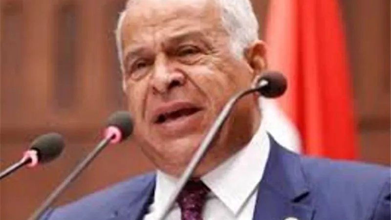 رئيس لجنة الصناعة يقدم بيانا للبرلمان بشأن ظهور ورش لتصنيع طفايات الحريق المغشوشة