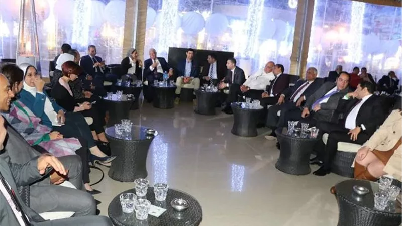 فوده يلتقي نواب المحافظين علي هامش منتدي شباب العالم