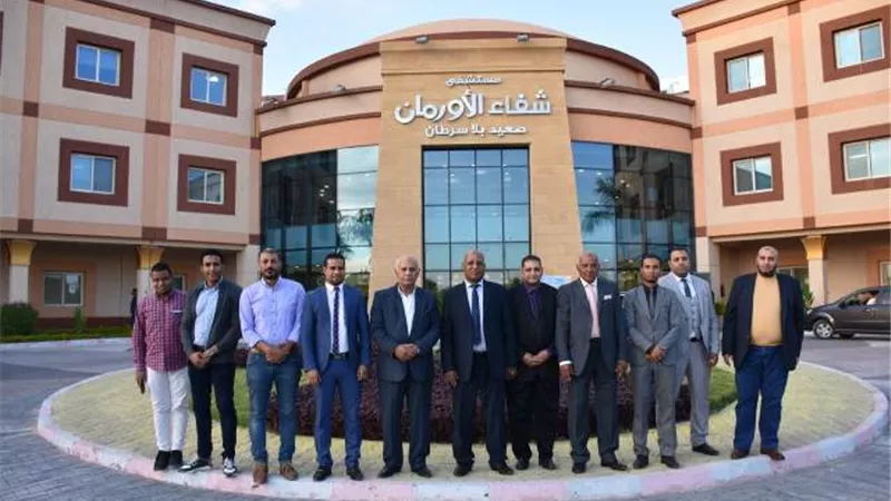 نقيب المحامين بأسوان يدعم مستشفى شفاء الأورمان بالأقصر