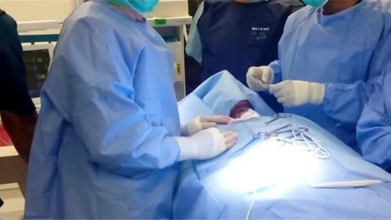 تدخل جراحى عاجل لفنان مشهور
