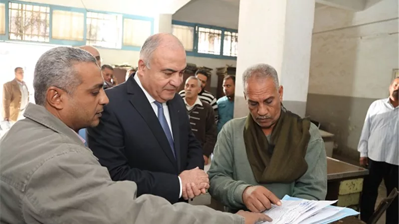 محافظ قنا يفاجئ الحملة الميكانيكية بمدينة قنا