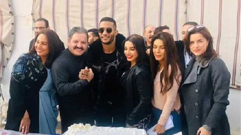 شاهد.. الصور الأولى لمحمد رمضان من كواليس 