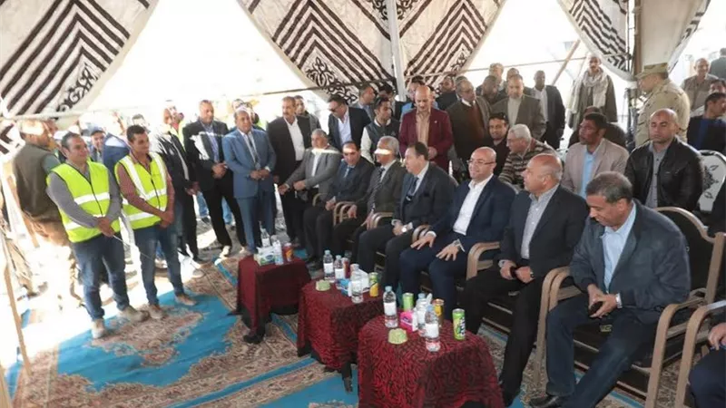 وزير النقل ومحافظ بني سويف يتفقدان العمل بكوبرى المديريه وإصلاحات كوبرى النيل