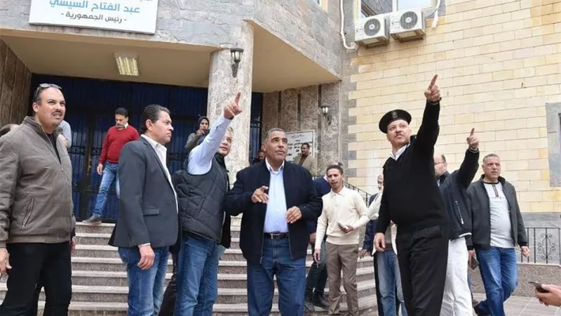 شعيب يزور ادارة مرور مطروح