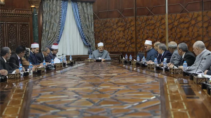 *الإمام الأكبر: دعم الطلاب الوافدين ورعايتهم على رأس أولوياتنا*