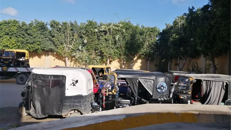 محافظ مطروح حملات مكبرة لضبط الشارع والقضاء على ظاهرة التوك توك المخالف بالمحافظة