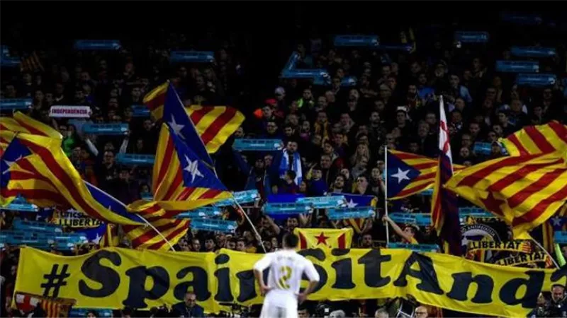 جماهير برشلونة تهتف ضد أسبانيا في مباراة الكلاسيكو
