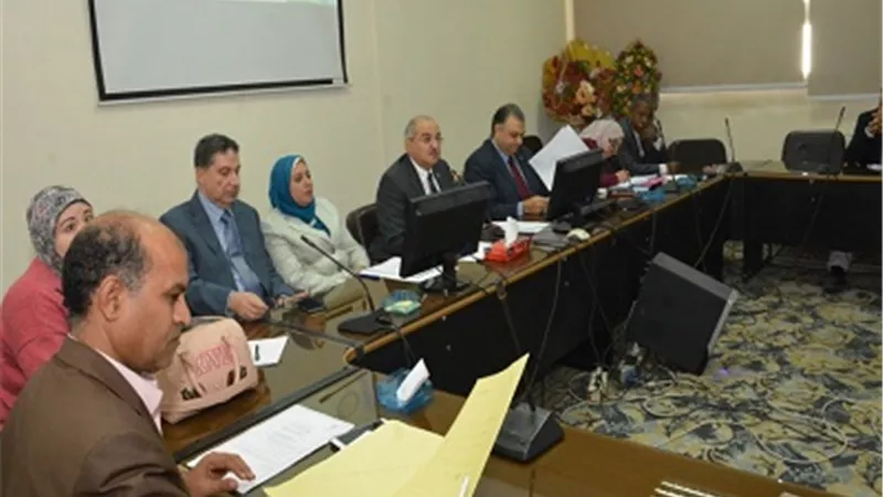 رئيس جامعة أسيوط يتعهد بدعم غير محدود للشباب المُتميز خلال الفترة القادمة