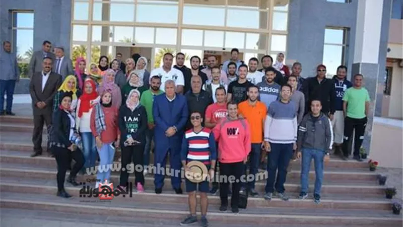 محافظ الوادى الجديد يلتقي بشباب أول أفواج 