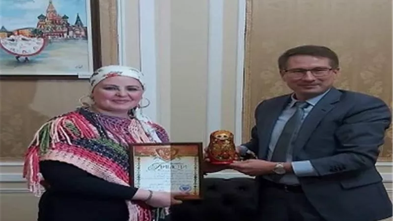 تكريم هدى الساعاتى بالمركز الثقافى الروسى بالإسكندرية