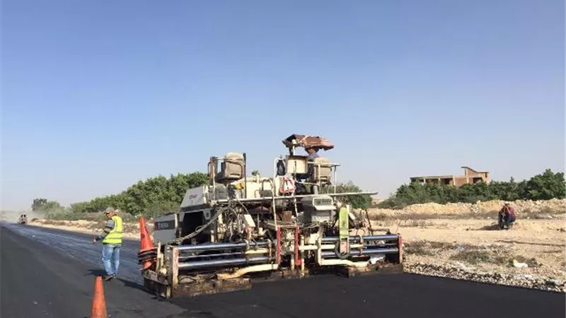 الإسكان: جارٍ تنفيذ خطة تطوير ورفع كفاءة الطرق بمدينة برج العرب الجديدة