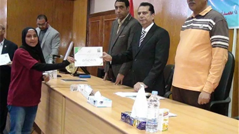 يوسف ومايسة الطالبان المثاليان بجامعة جنوب الوادي