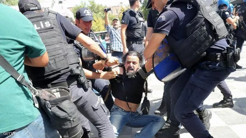 وثائق تفضح أردوغان: انشأ مراكز سرية لتعذيب الضباط
