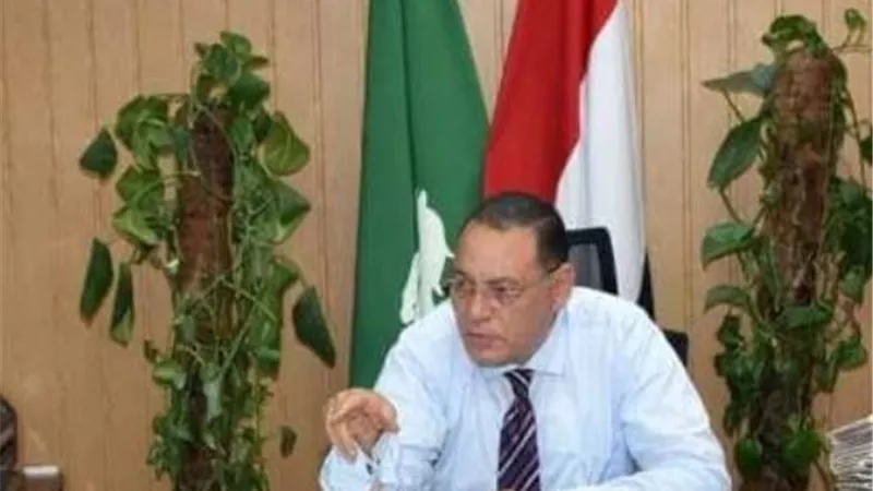 حملات مكبرة بالزقازيق والحسينية لرفع الإشغالات وإعادة الانضباط المروري