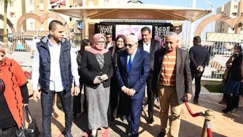 محافظ بورسعيد يفتتح حضانة الفاروق الخاصة للغات بالحى الإماراتي