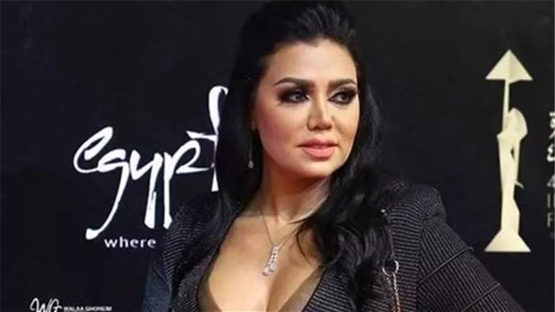 رانيا يوسف تتعرض لموقف محرج من أحد متابعيها