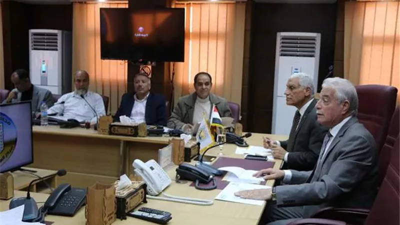 محافظ جنوب سيناء:تكريم المساهمين فى نجاح منتدى شباب العالم وتقييم رؤساء المدن .صور