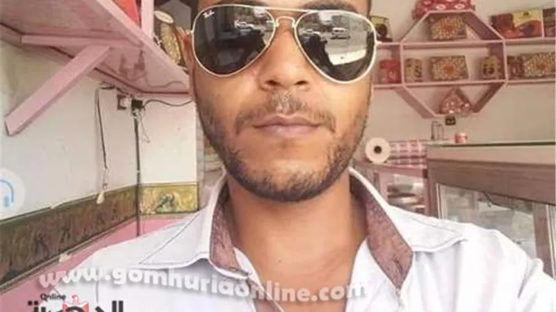 مصرع وإصابة 3 أشخاص في تصادم سيارتين بـ