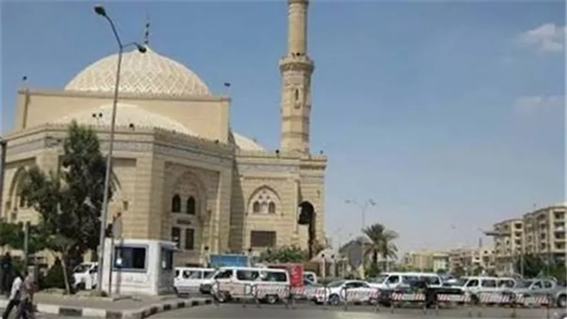 فى منطقة الحصرى بأكتوبر... سائق توكتوك يسحل امرأة حامل ويفر هارباً .. فيديو
