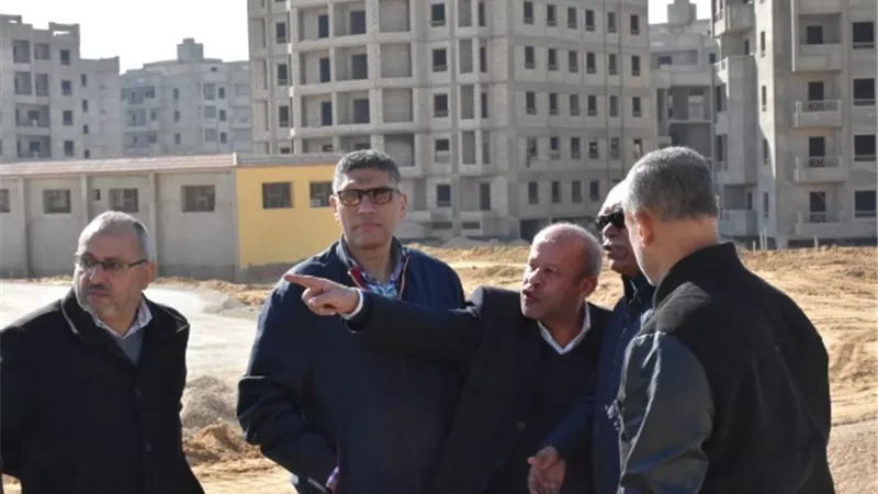 جنال طلعت يتفقد المشروعات الجاري تنفيذها بمدينة القاهرة الجديدة.. صور