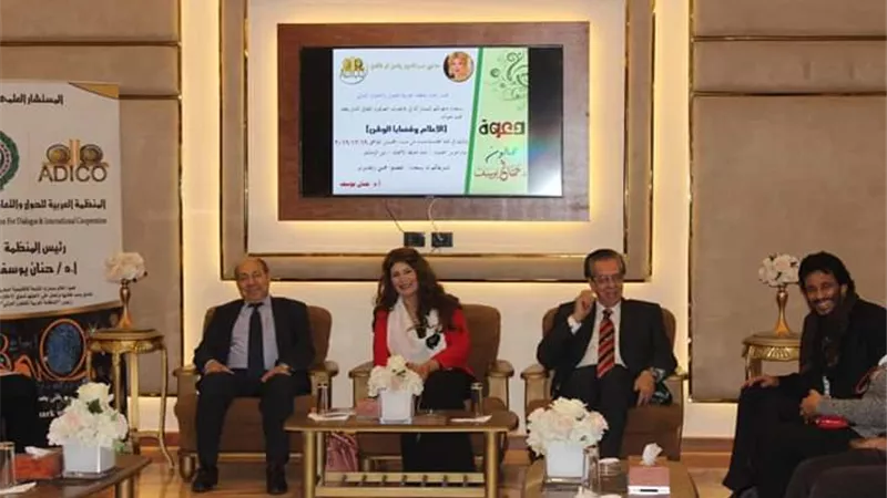 الإعلام وقضايا الوطن في أولي ندوات صالون 