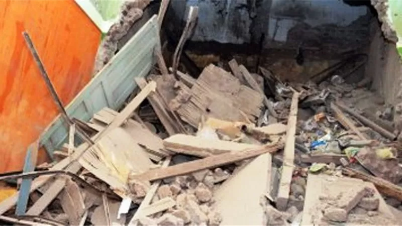 اصابة 2 فى انهيار سقف مضيفة بالبحيرة